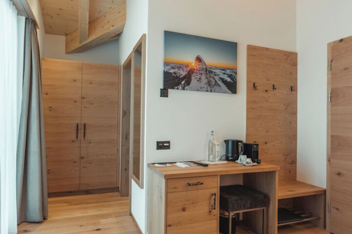 Room 11 of 22