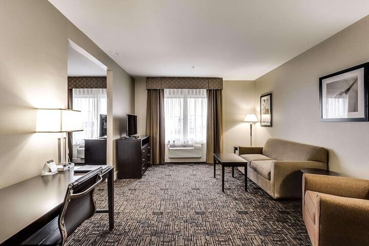 Room 10 of 48