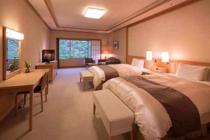 Room 3 of 27