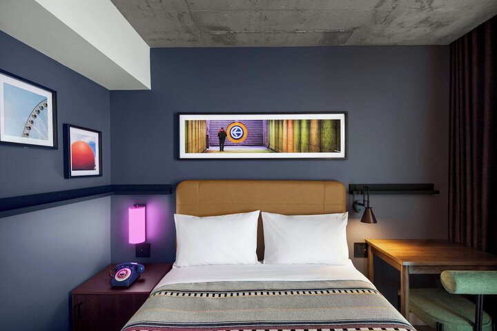 Room 4 of 13