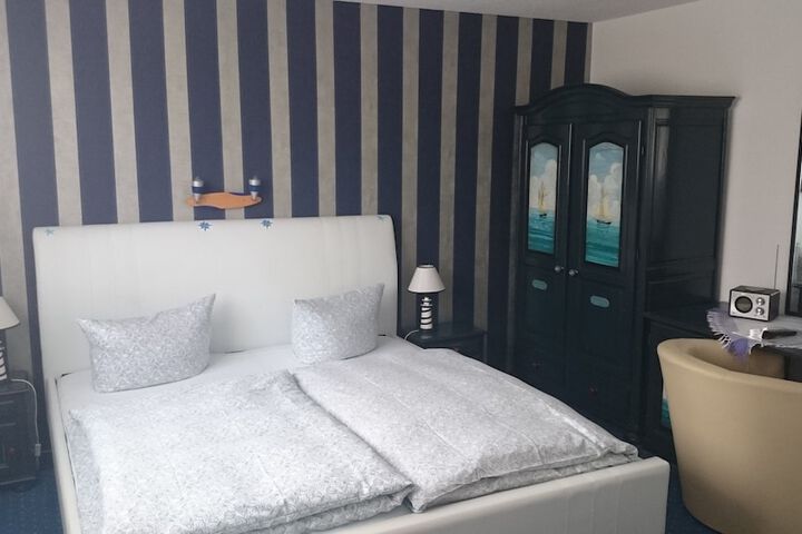 Room 5 of 30
