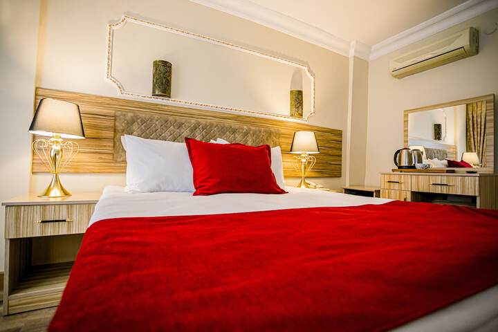 Room 3 of 34
