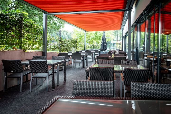 Sundeck 49 of 53