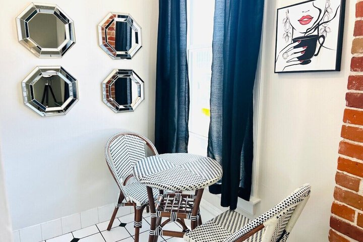 Room 100 of 181