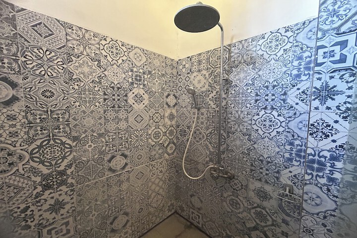 Room 43 of 61