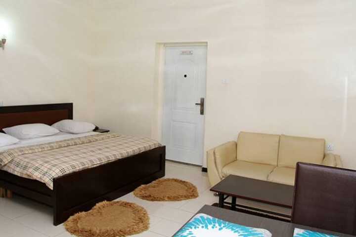 Room 9 of 20