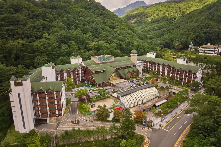 Exterior of Osaek Greenyard Hotel