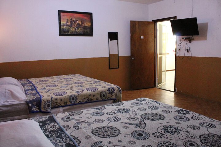 Room 8 of 43
