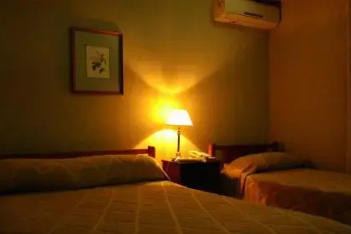 Room 7 of 14