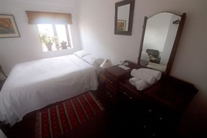 Room 9 of 13