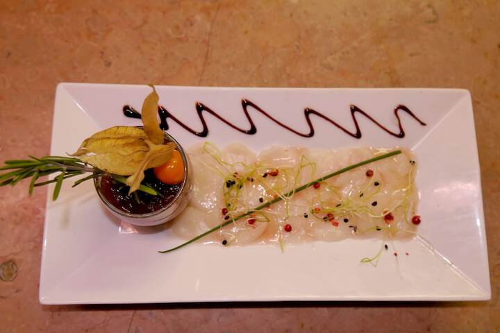 Dining 23 of 39