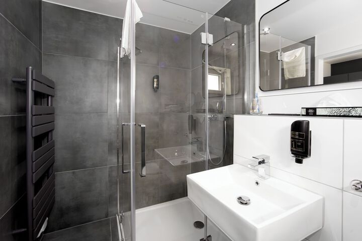 Room 5 of 23