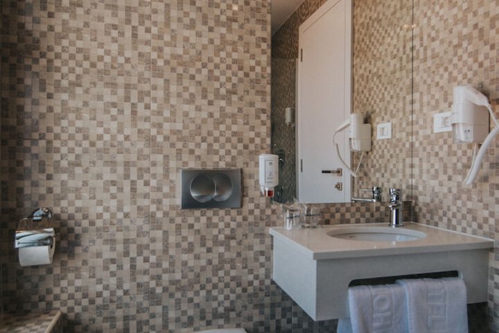 Room 20 of 32