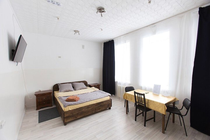 Room 6 of 25