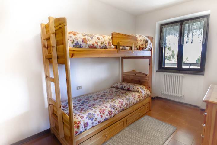 Room 12 of 63
