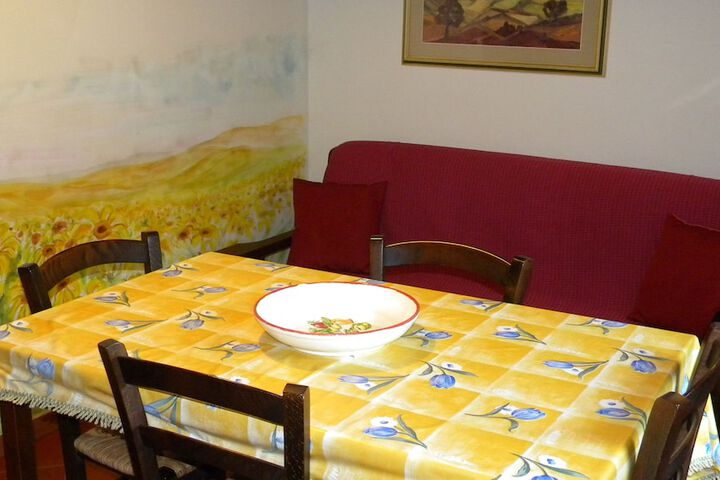 Room 12 of 48