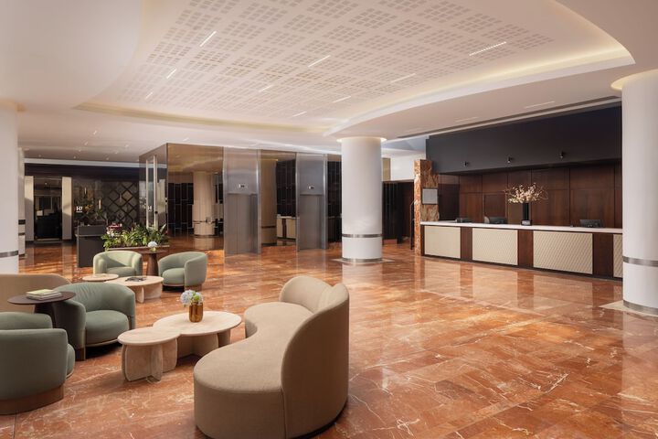 Entrance & Lobby