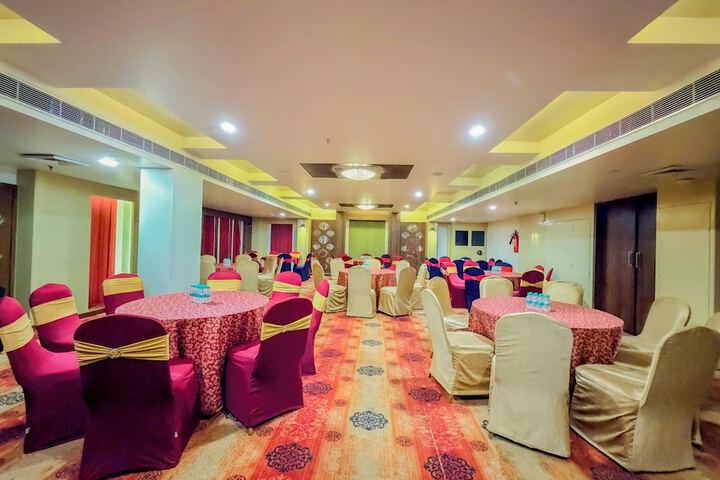 Ballroom/Hall 41 of 48