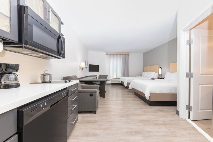 Room 6 of 34
