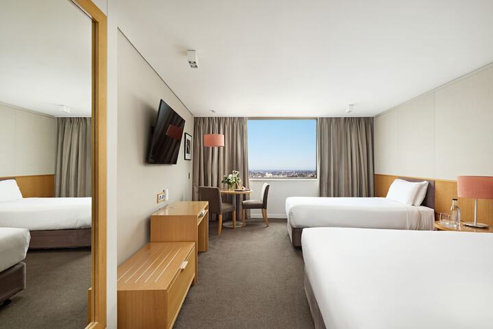 Room 10 of 87