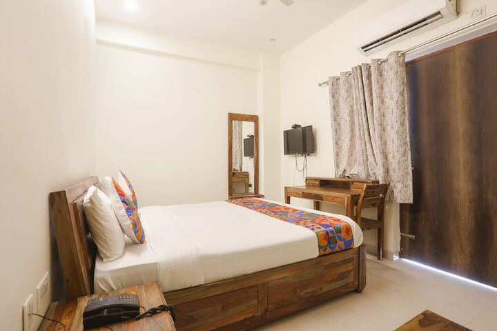 Room 10 of 25