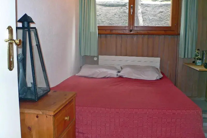 Room 3 of 11
