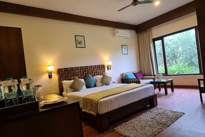 Room 4 of 27