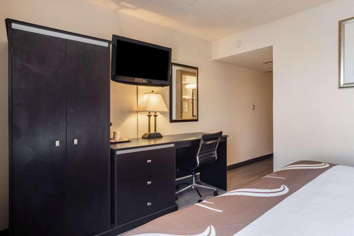 Upgrade King Bed (6 of 11)