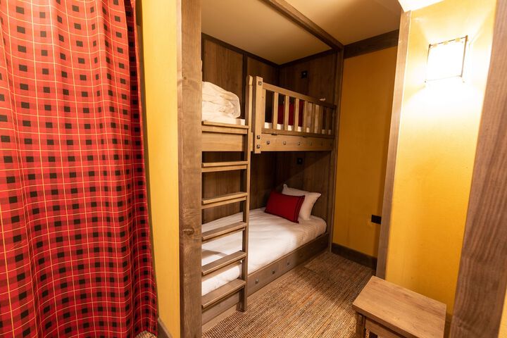 Room 6 of 44