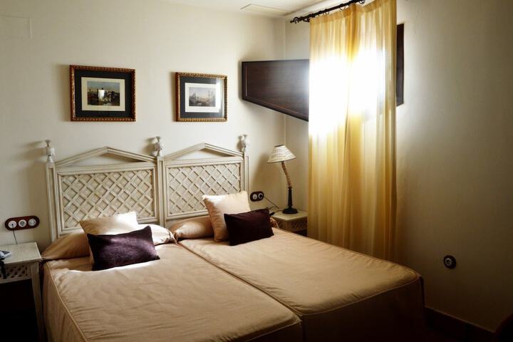 Room 5 of 25
