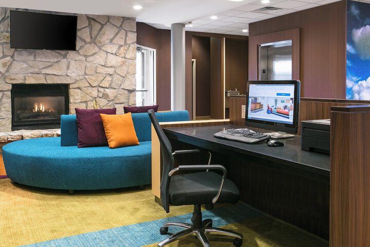 Business Center 20 of 23