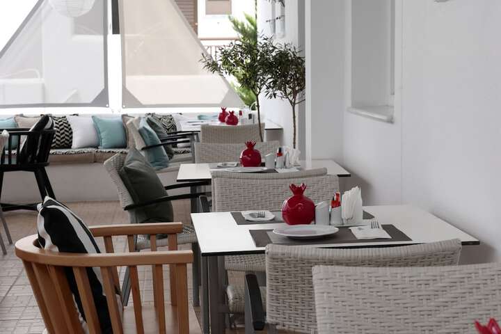 Dining 59 of 65
