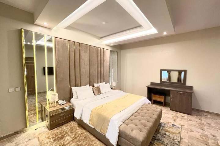 Room 21 of 74