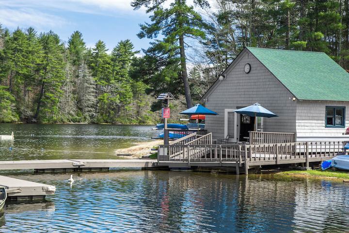 Dock