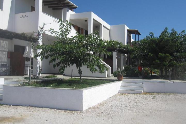Eleana Studios