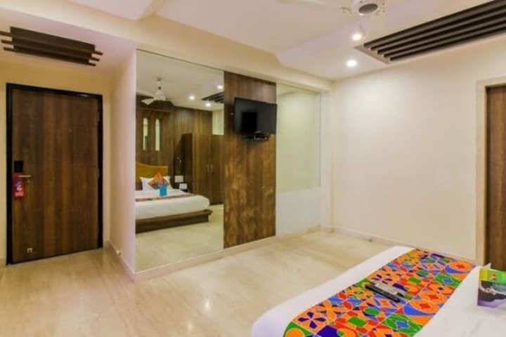 Room 14 of 32