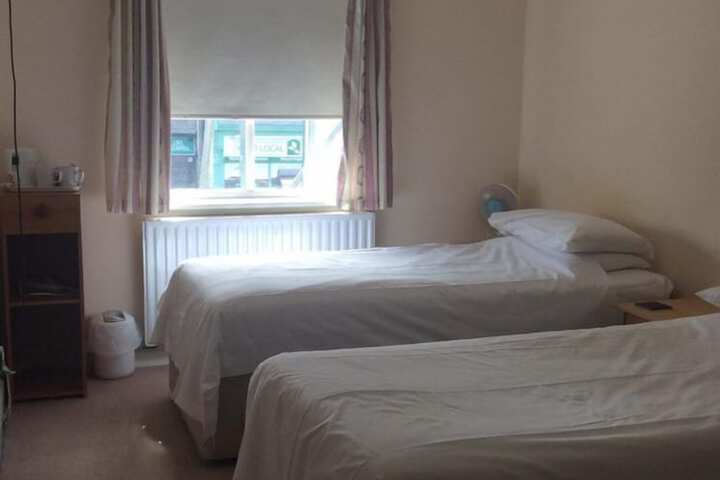 Room 10 of 50