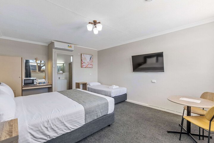 Room 22 of 27