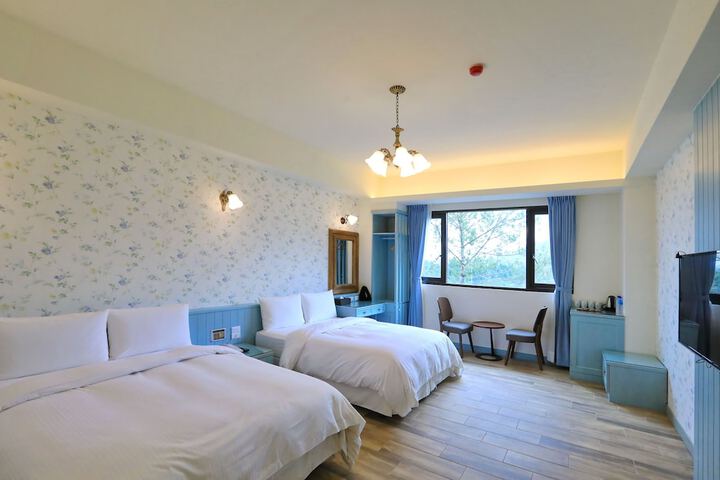 Room 4 of 48