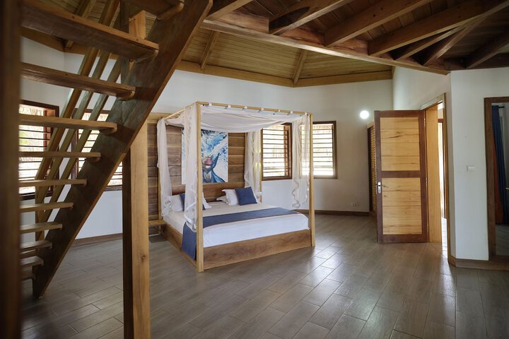 Room 16 of 205