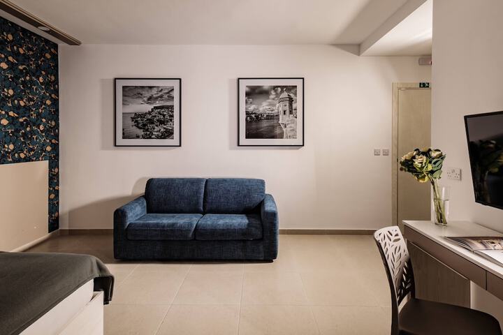 Room 8 of 23