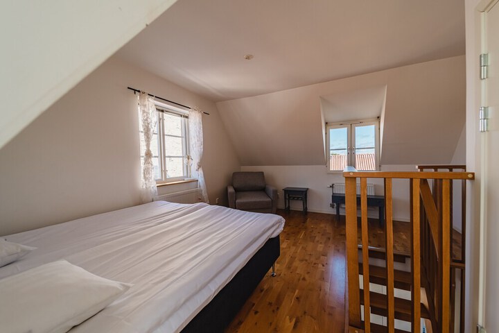 Room 6 of 31