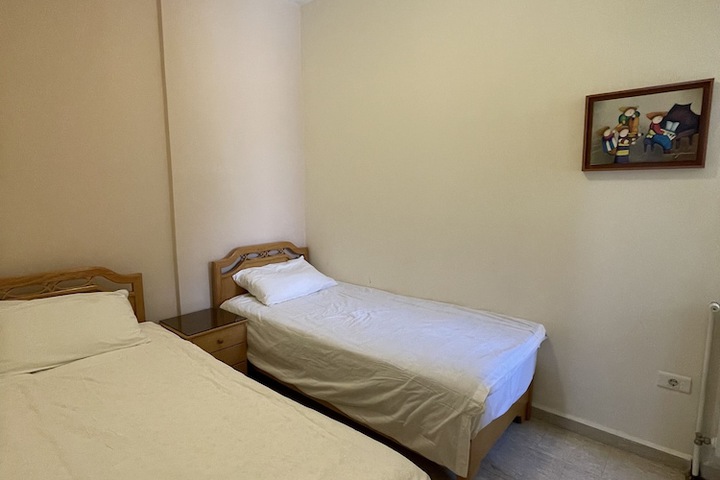 Room 13 of 76