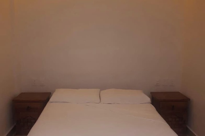 Room 8 of 38
