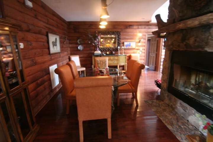 Room 9 of 27