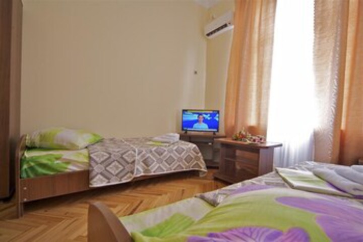 Room 16 of 27