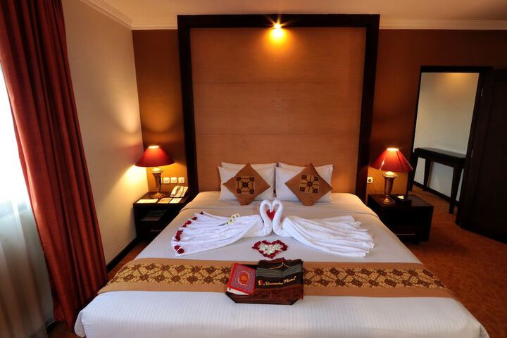 Room 13 of 36
