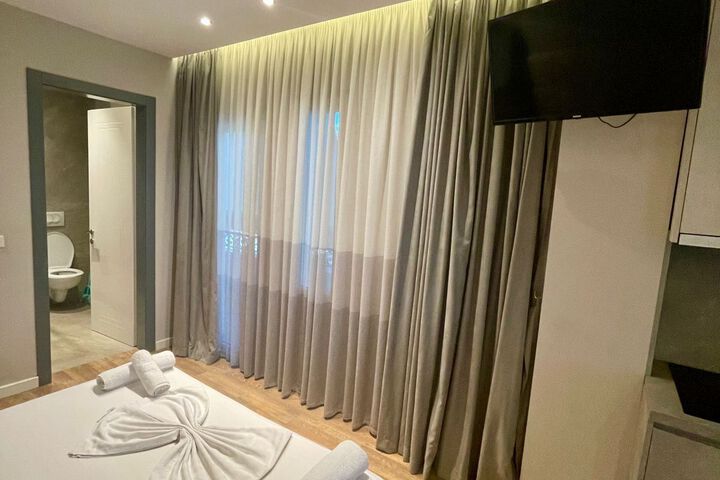 Room 52 of 57