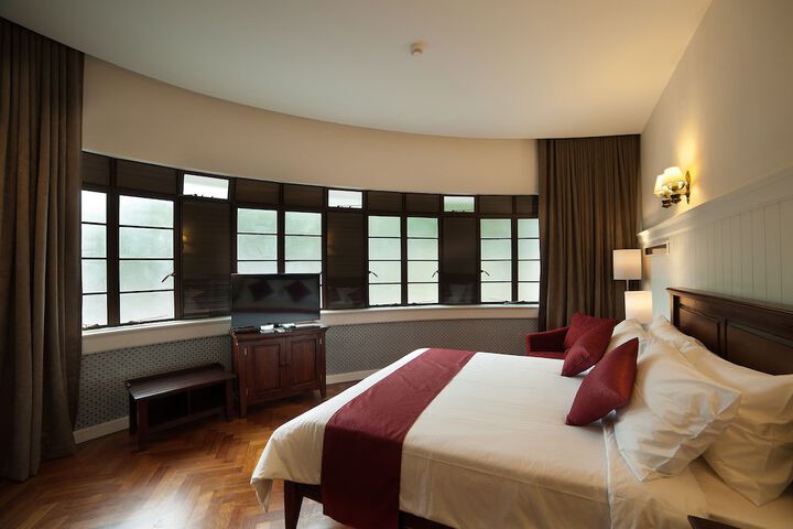 Room 9 of 34