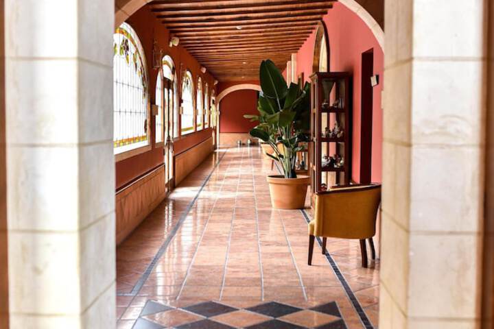 Guest Lobby